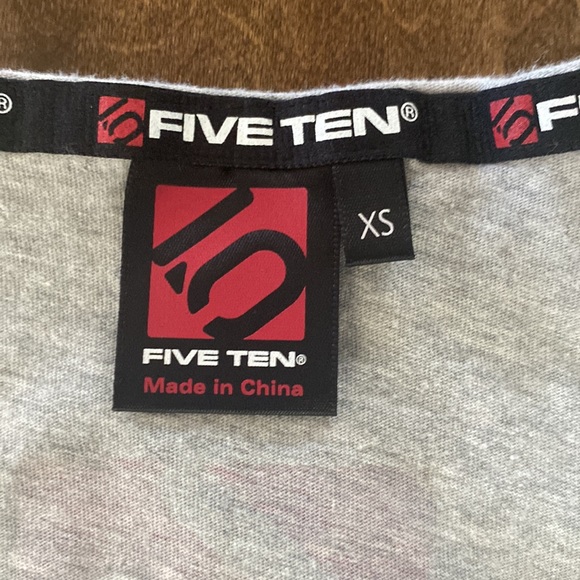 EUC 5.10 WOMENS XS SHORT SLEEVE TEE NO FLAWS WORN ONCE - Picture 2 of 6